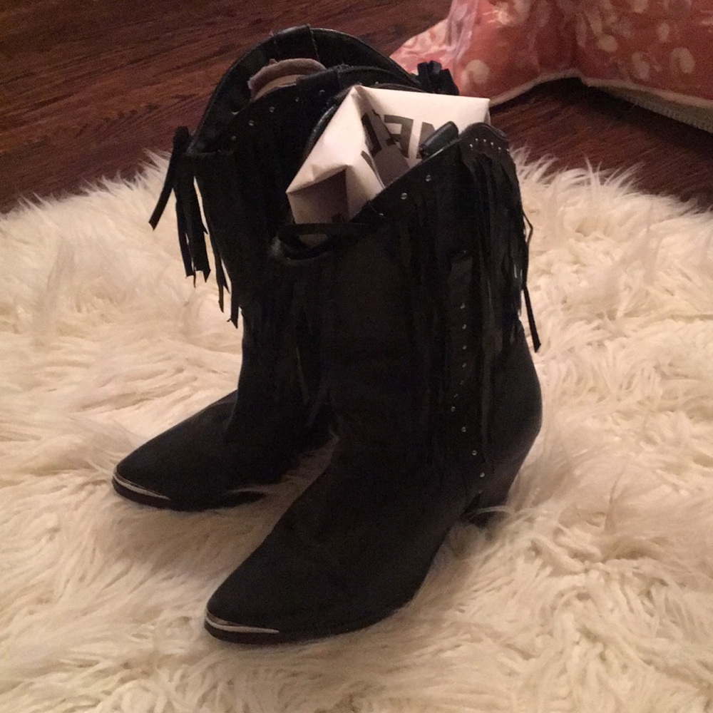 Dingo fringe cowboy boots size 8